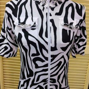 JUST B Short Sleeve Zip Up Zebra Sweater Small
